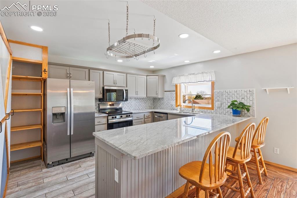 Image 6 of 44: Kitchen