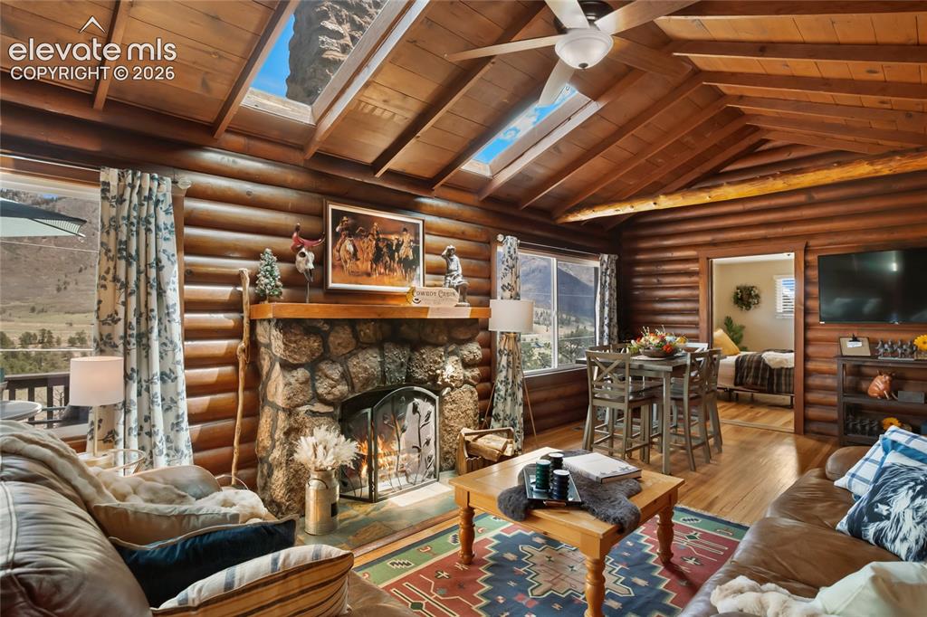 Image 14 of 49: Living Room