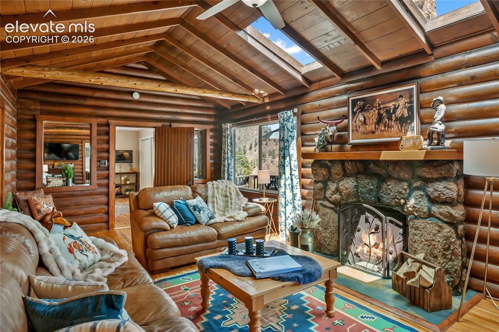 Image 15 of 49: Living Room