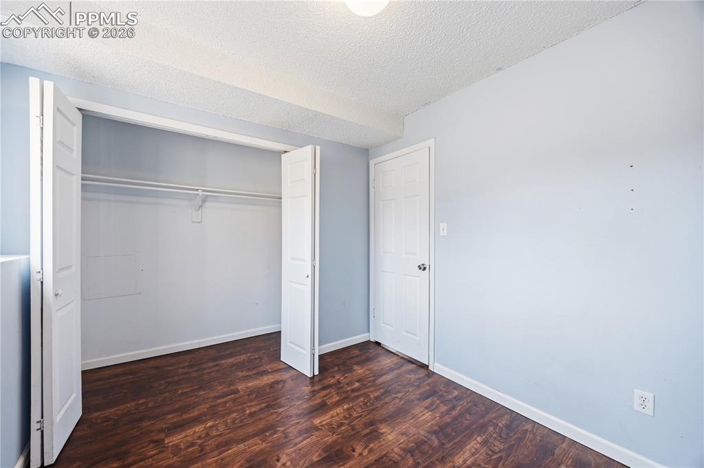 Image 20 of 27: Lower level bedroom #2