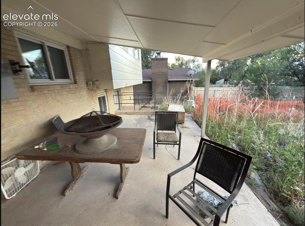 Image 9 of 14: Patio