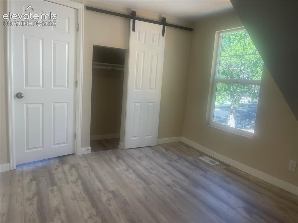 Image 10 of 23: Bedroom