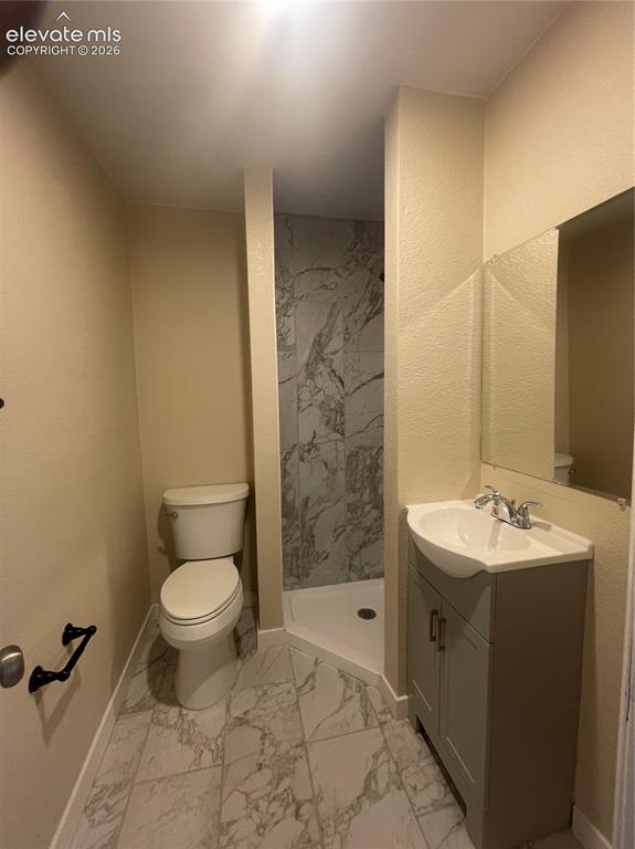 Image 11 of 23: Bathroom