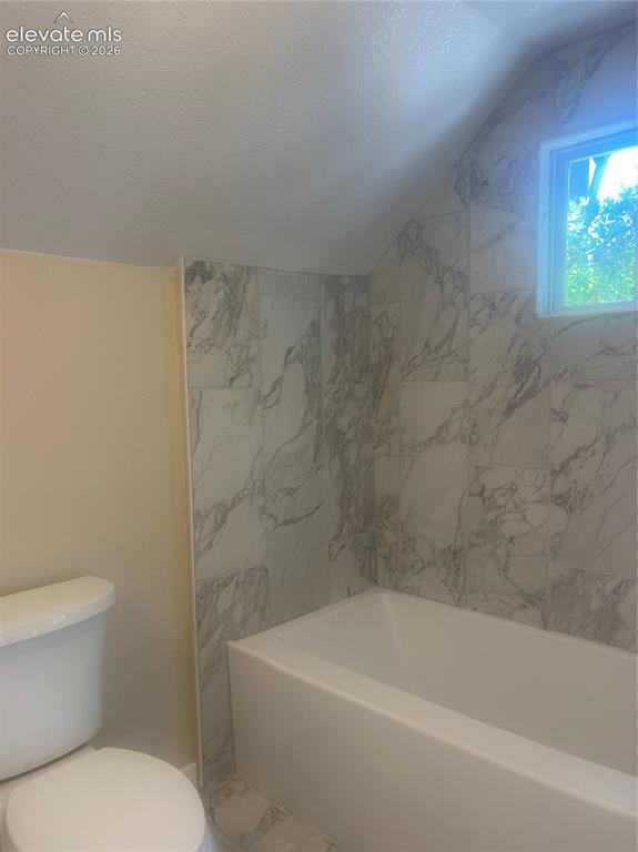 Image 5 of 23: Bathroom