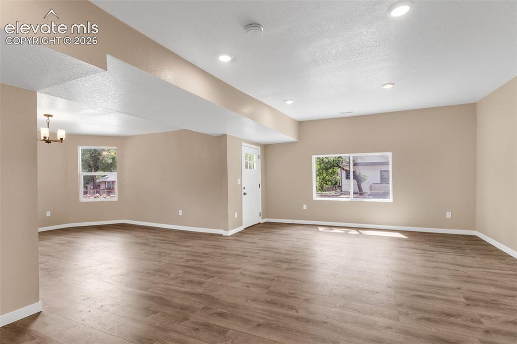 Image 9 of 50: Living Room