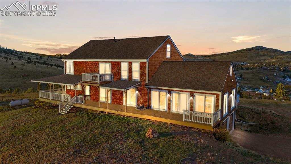 Image 35 of 38: Back of Structure