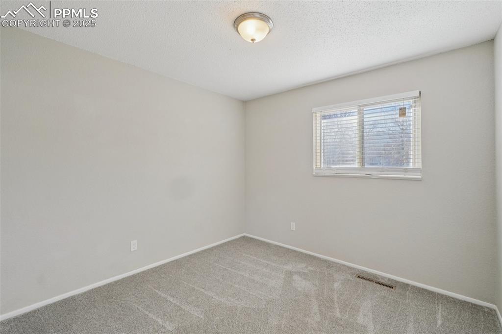 Image 26 of 44: Bedroom