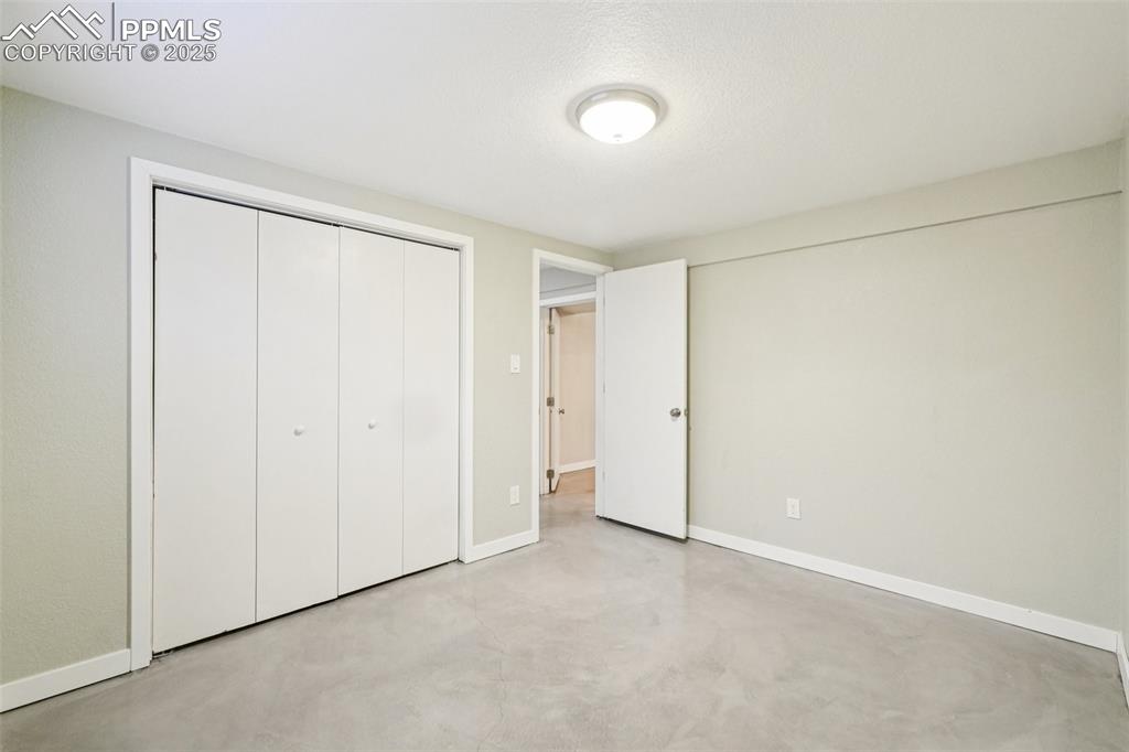 Image 38 of 44: Bedroom