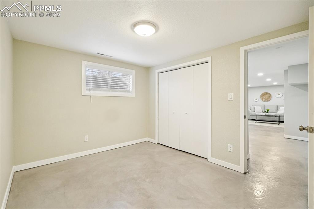 Image 39 of 44: Bedroom