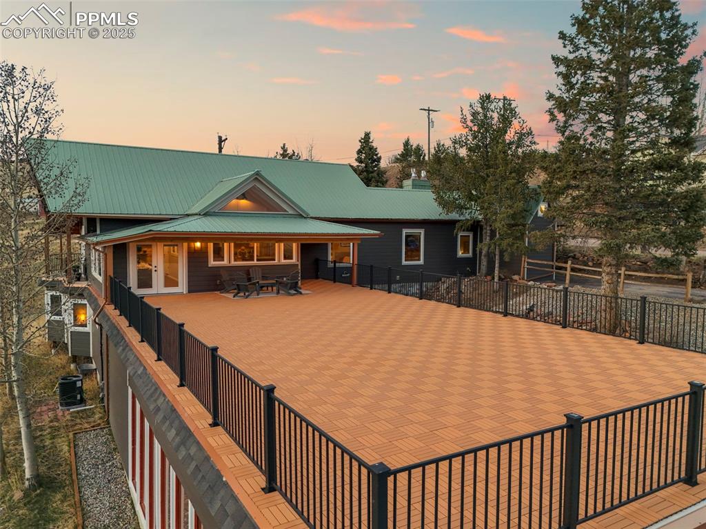 Image 30 of 45: Back of Structure