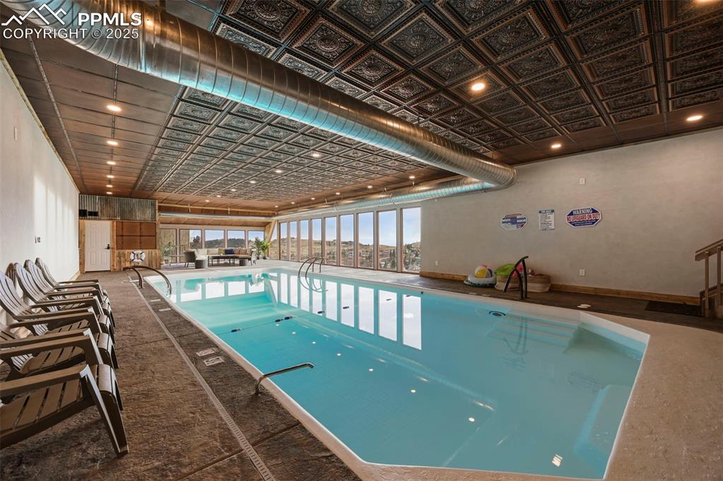 Image 42 of 45: Pool