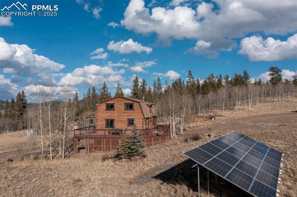 Image 45 of 50: Yard