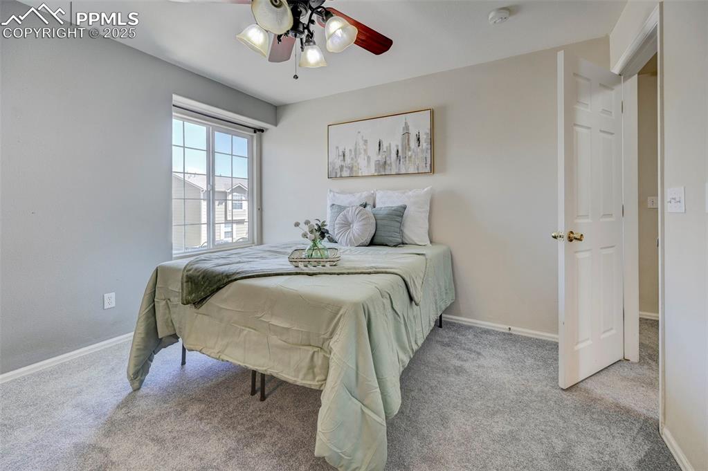 Image 14 of 20: Bedroom