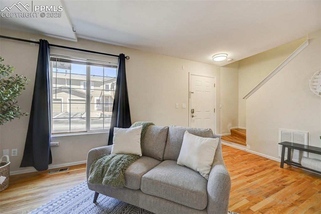 Image 5 of 20: Living Room
