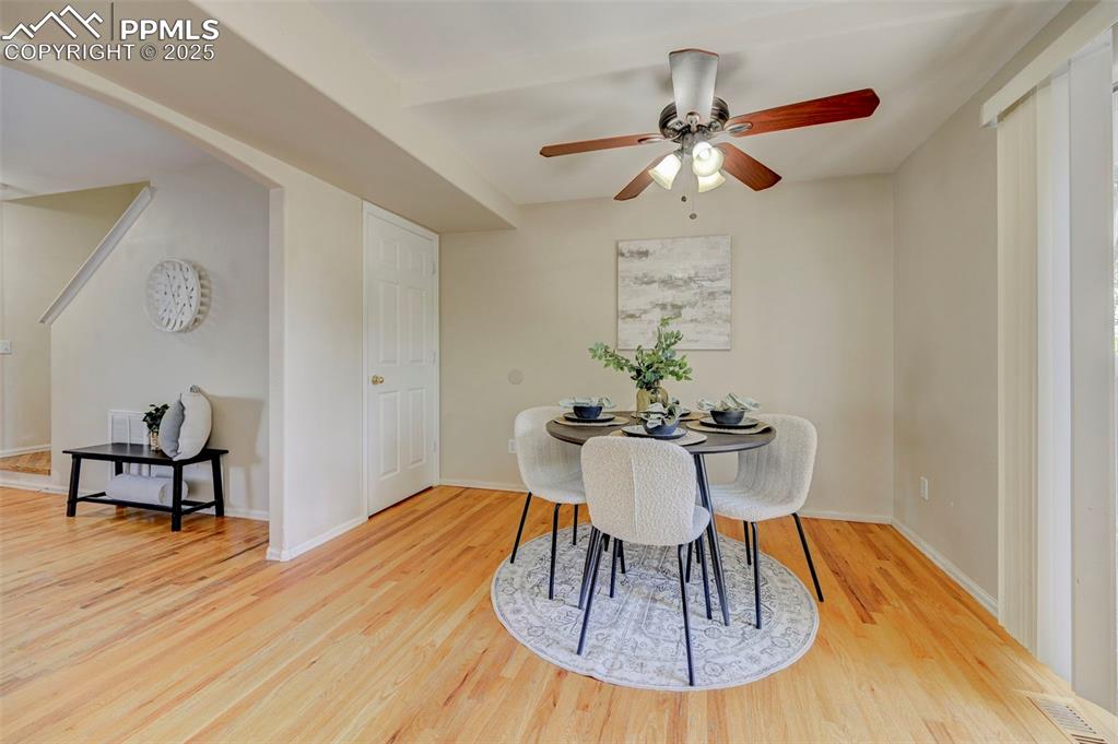 Image 9 of 20: Dining Area