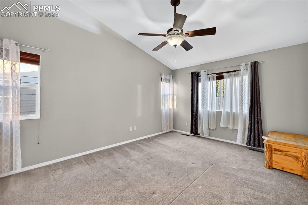 Image 18 of 41: All blinds and curtains stay. 