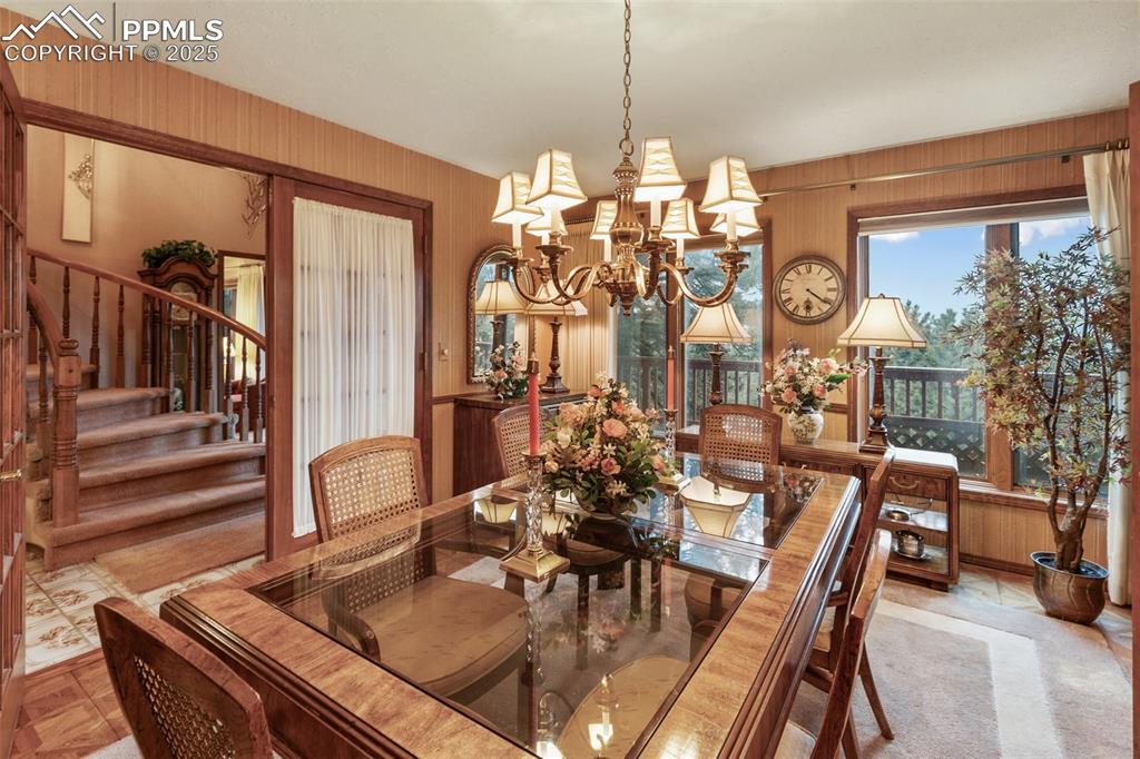 Image 26 of 48: Dining Area