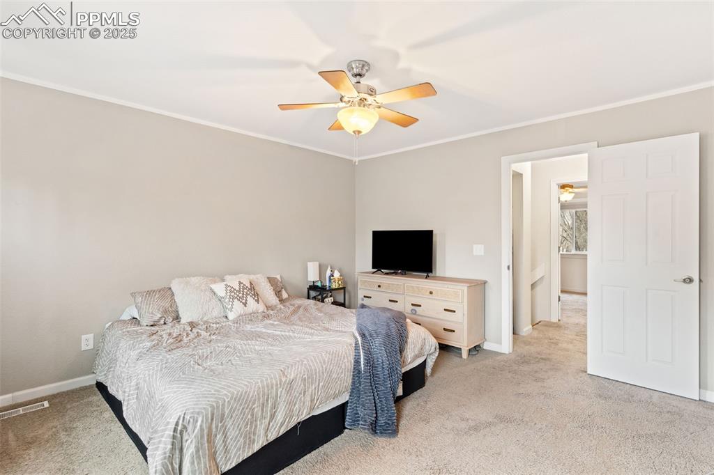 Image 17 of 26: Bedroom