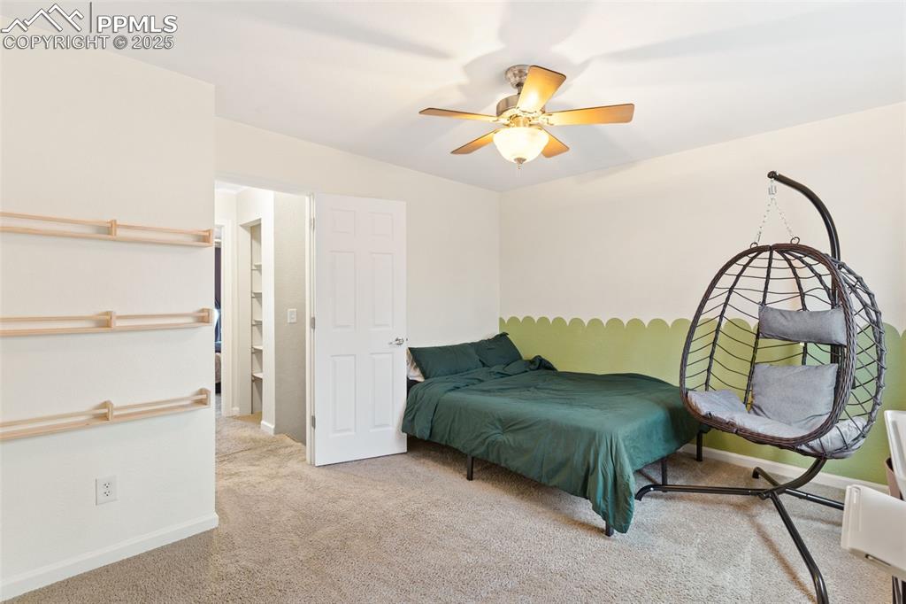 Image 22 of 26: Bedroom