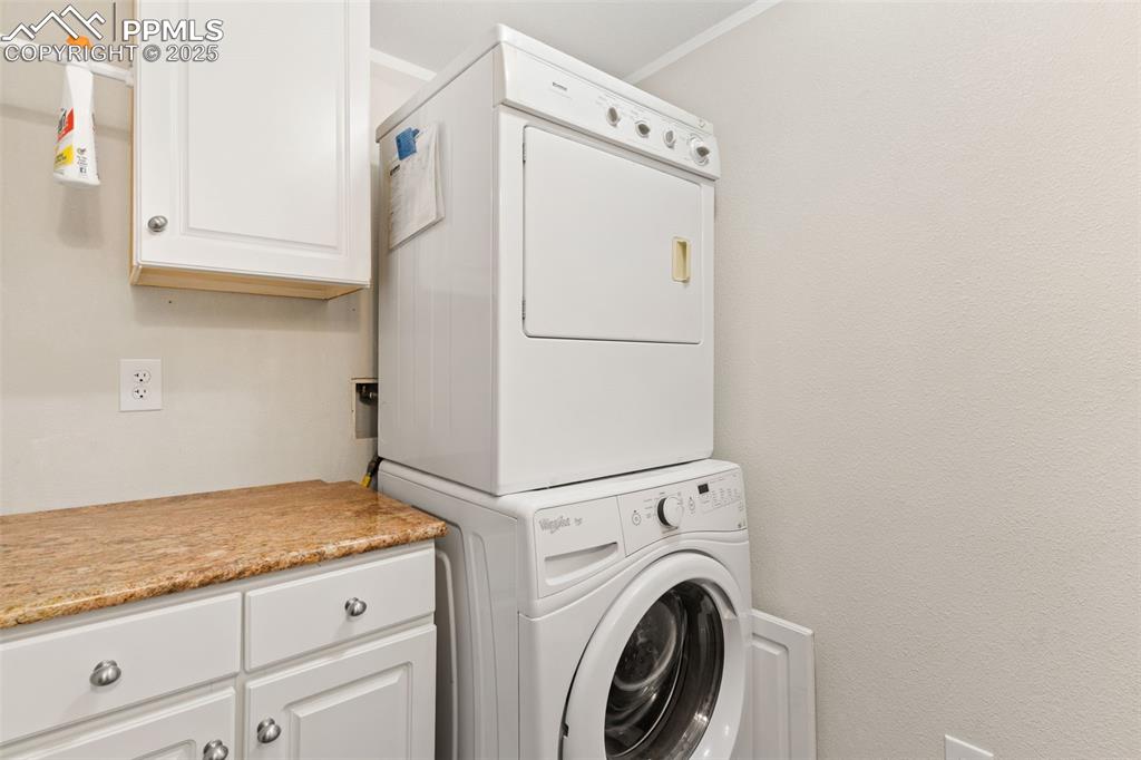 Image 24 of 26: Laundry