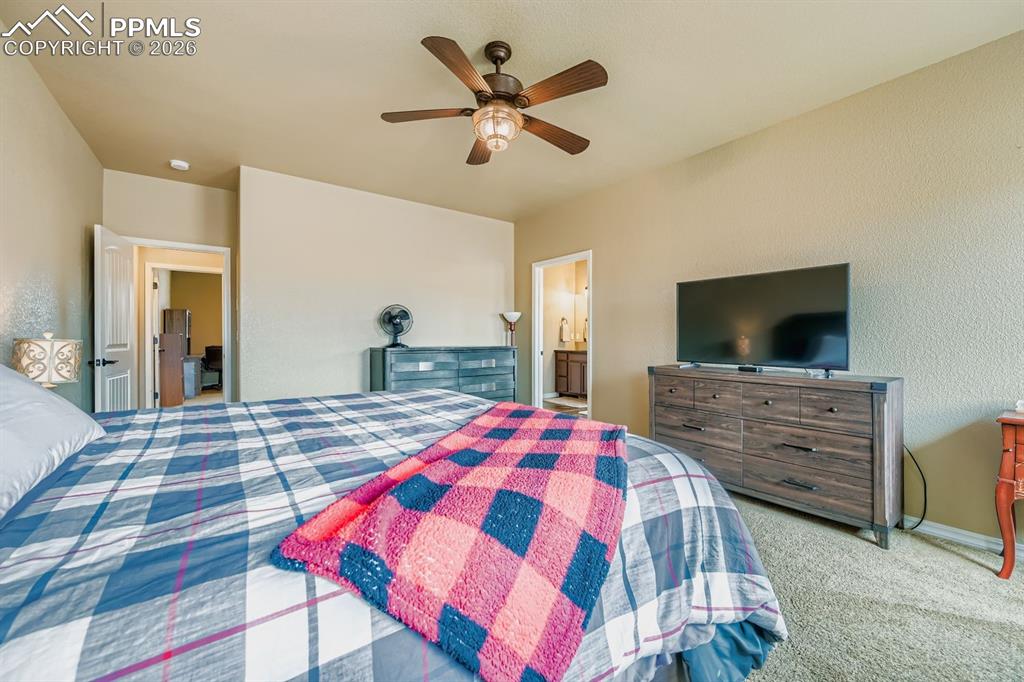 Image 12 of 36: plenty of room to stretch out