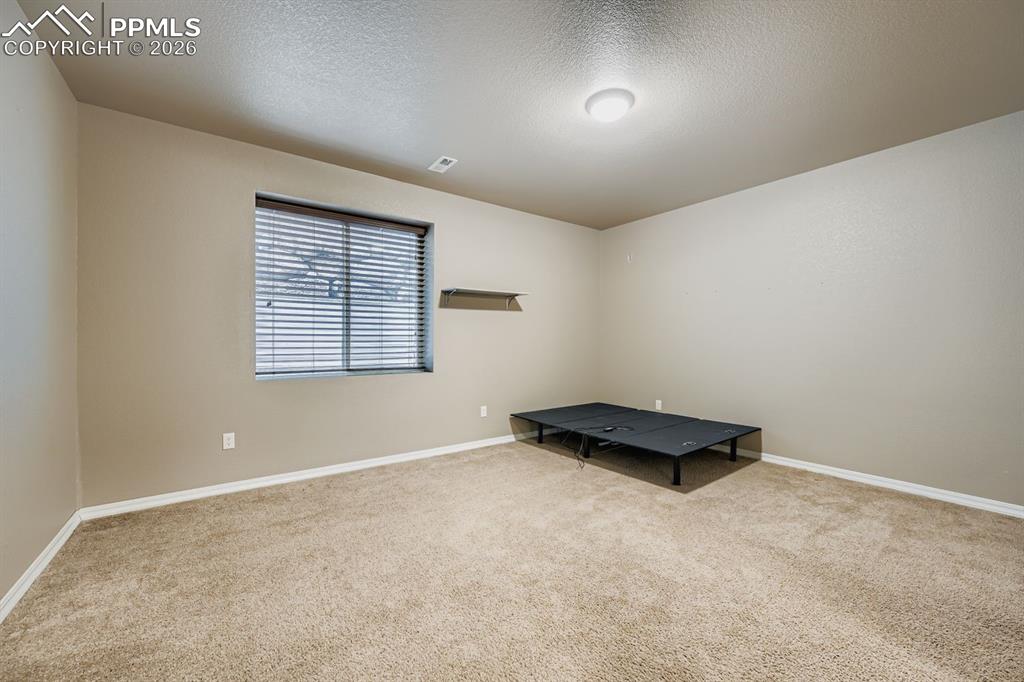 Image 22 of 36: bedroom 3