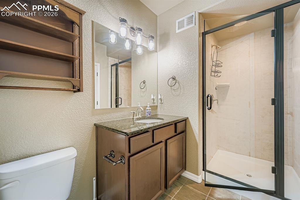 Image 25 of 36: ensuite for bedroom 4