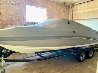 Image 33 of 36: 4th bay, high ceilings, plenty of room for your toys, boat not included!!