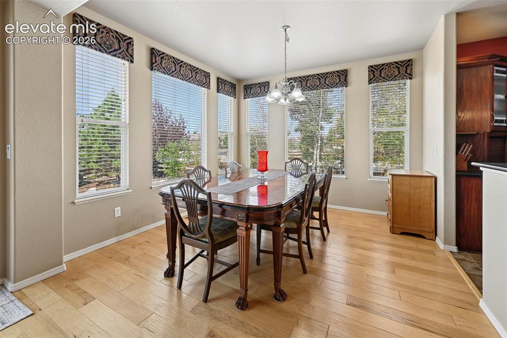 Image 10 of 47: Dining Area