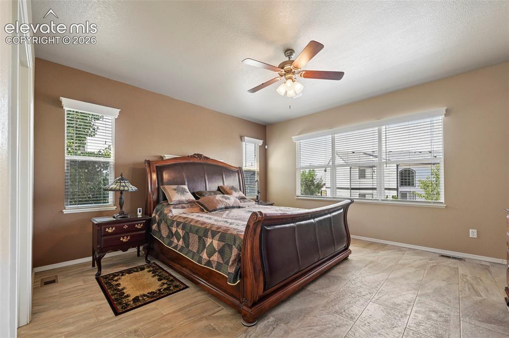 Image 16 of 47: Bedroom