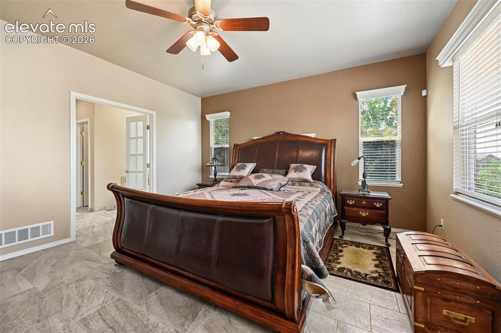 Image 18 of 47: Bedroom