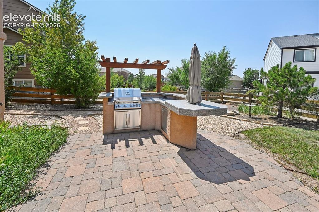 Image 34 of 47: Patio