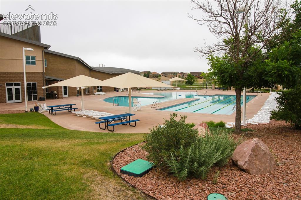 Image 43 of 47: Pool