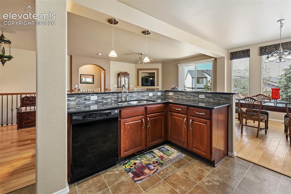 Image 6 of 47: Kitchen