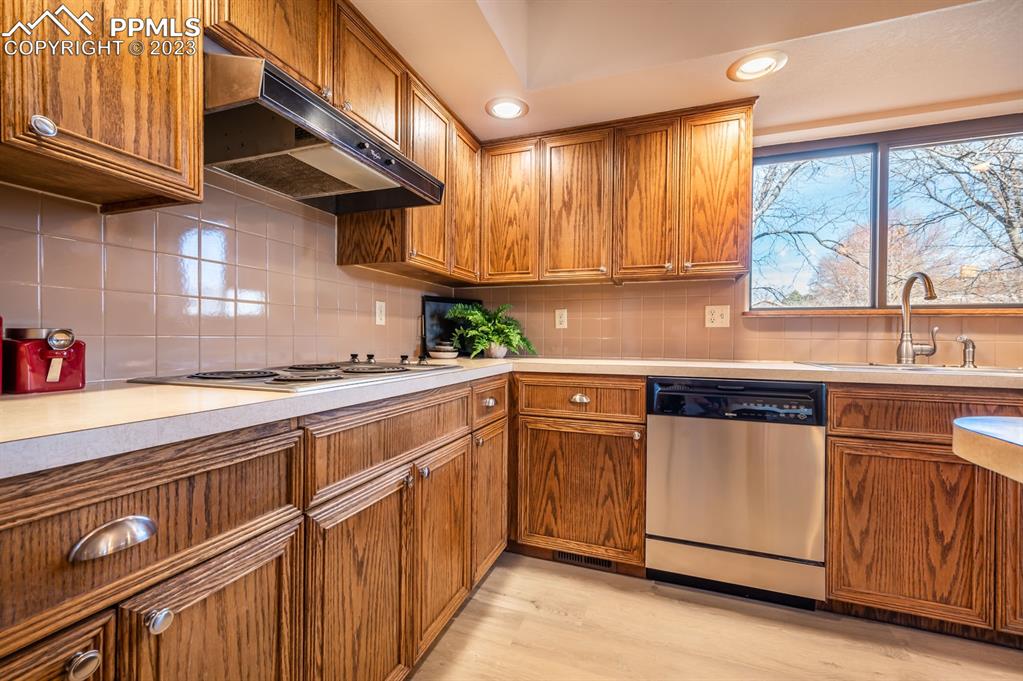 Listing 9682355, Image 18 of 45