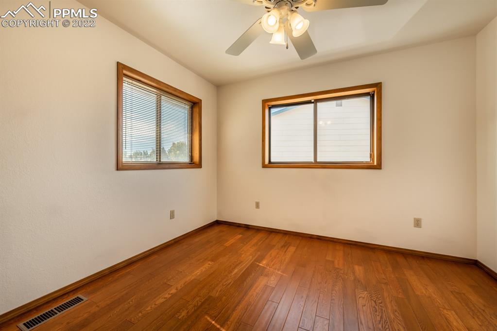 Listing 9682355, Image 33 of 45