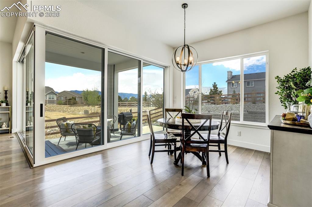 Image 11 of 44: Dining Area