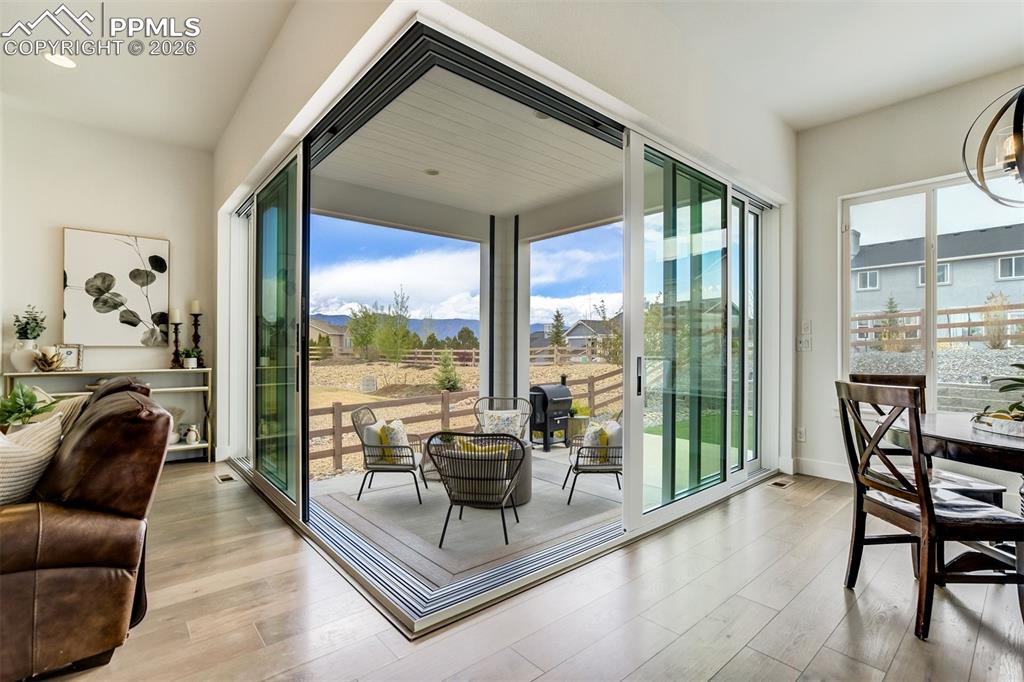 Image 6 of 44: Entry