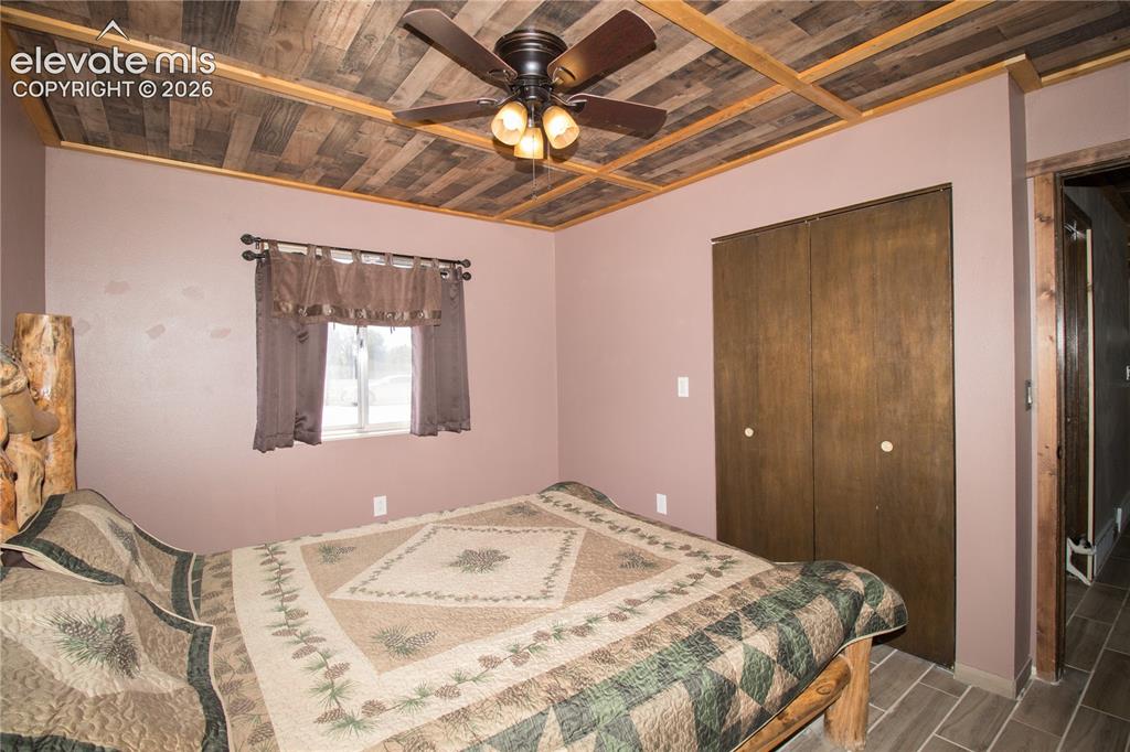Image 16 of 41: Bedroom