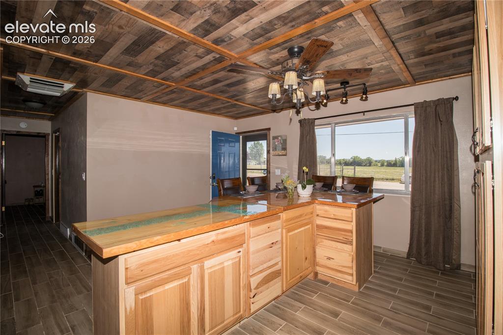 Image 6 of 41: Kitchen