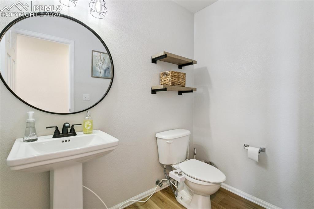 Image 16 of 41: Bathroom