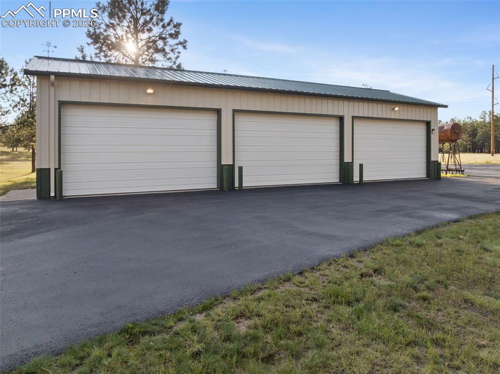 Image 45 of 50: Storage