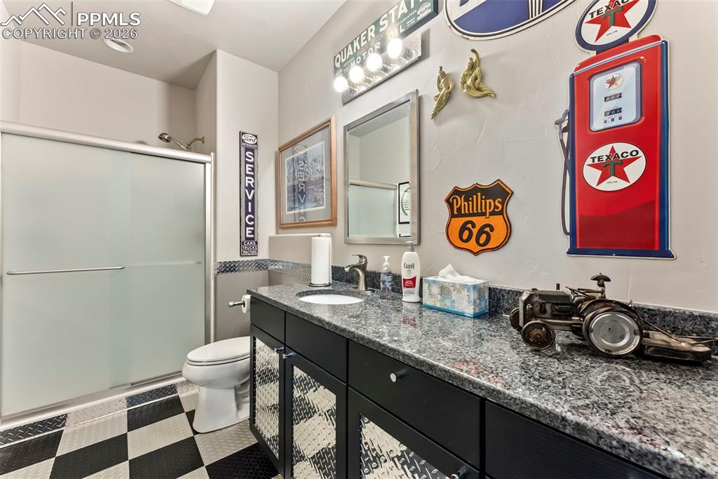 Image 49 of 50: Bathroom