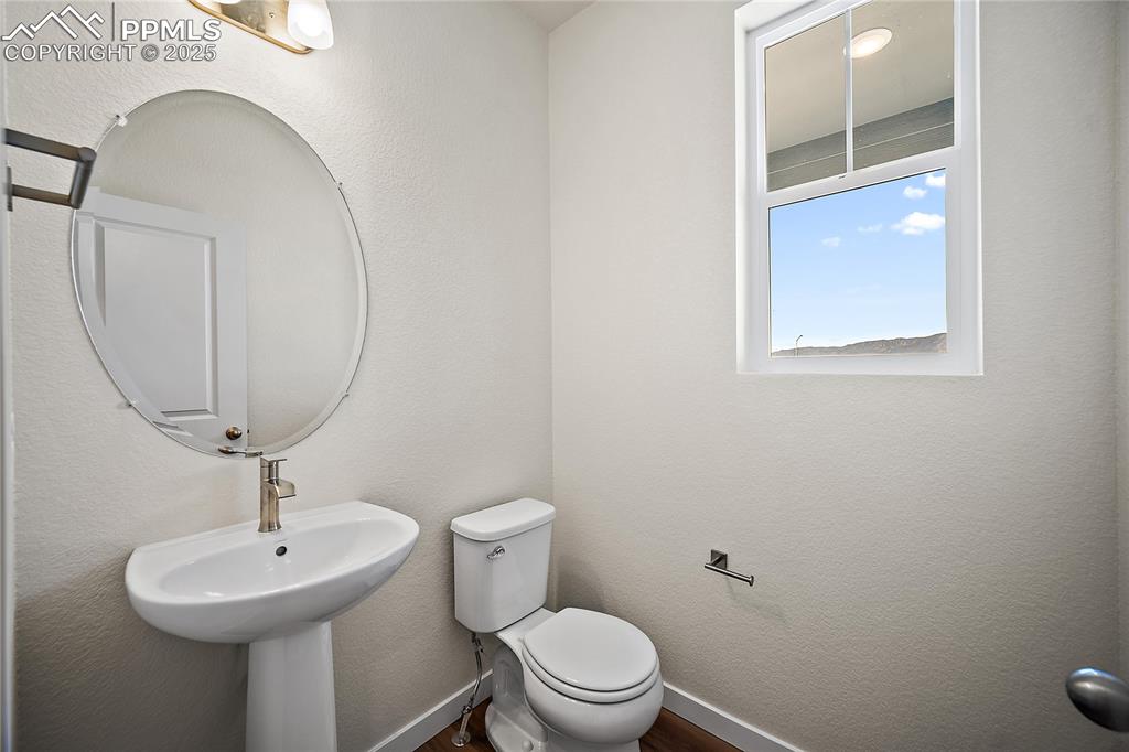 Image 20 of 39: Bathroom