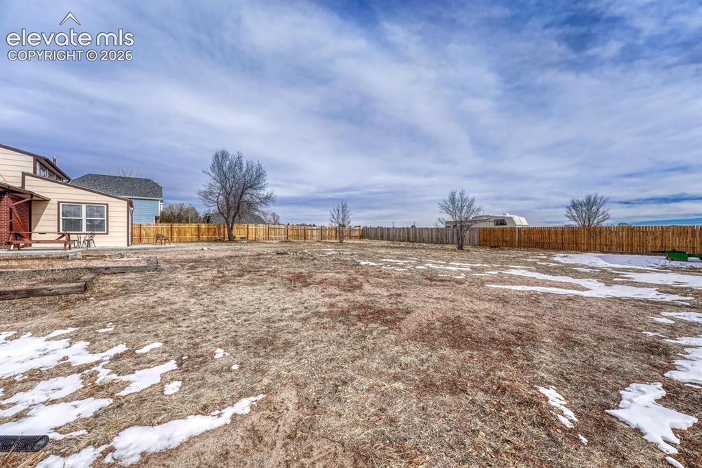 Image 40 of 42: Privacy fence