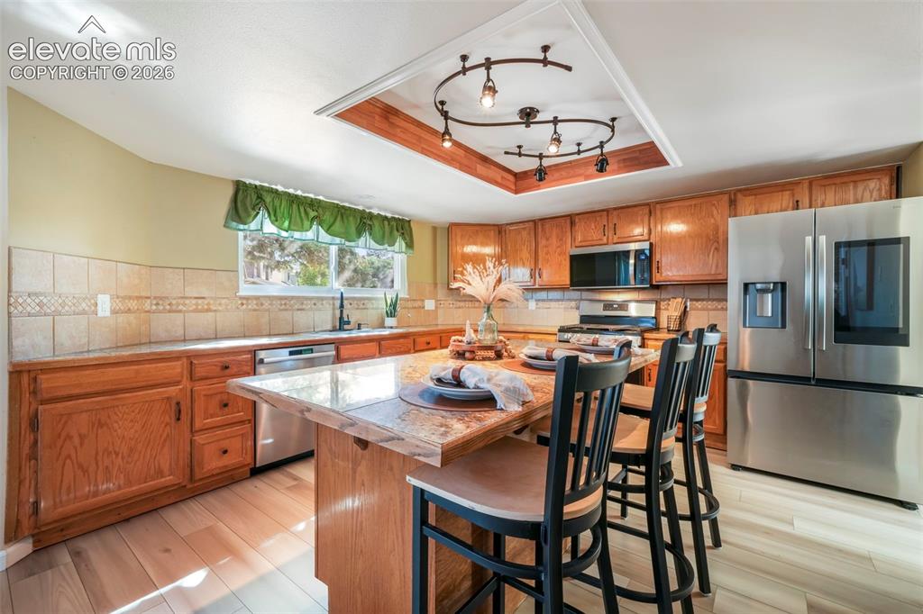 Image 11 of 50: Dining Area