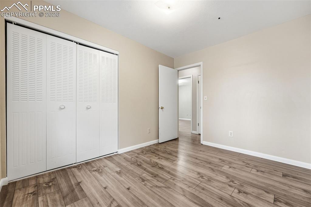 Image 17 of 32: Bedroom