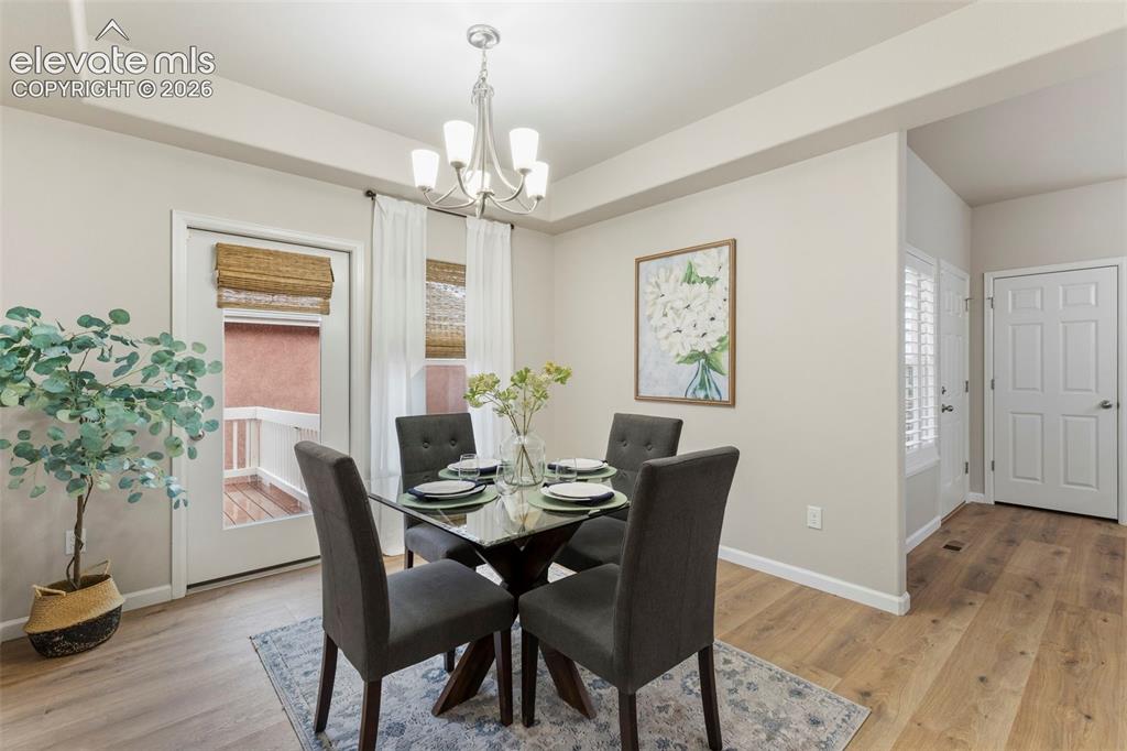 Image 14 of 48: Dining Area