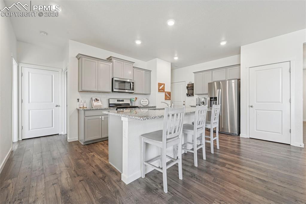 Image 13 of 40: Kitchen