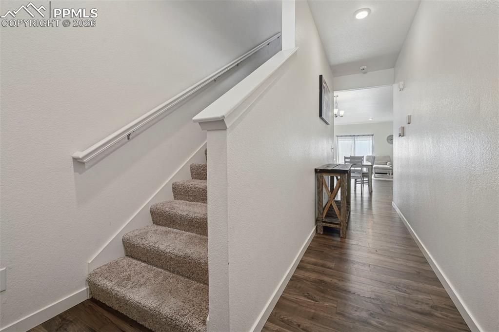 Image 4 of 40: Entry